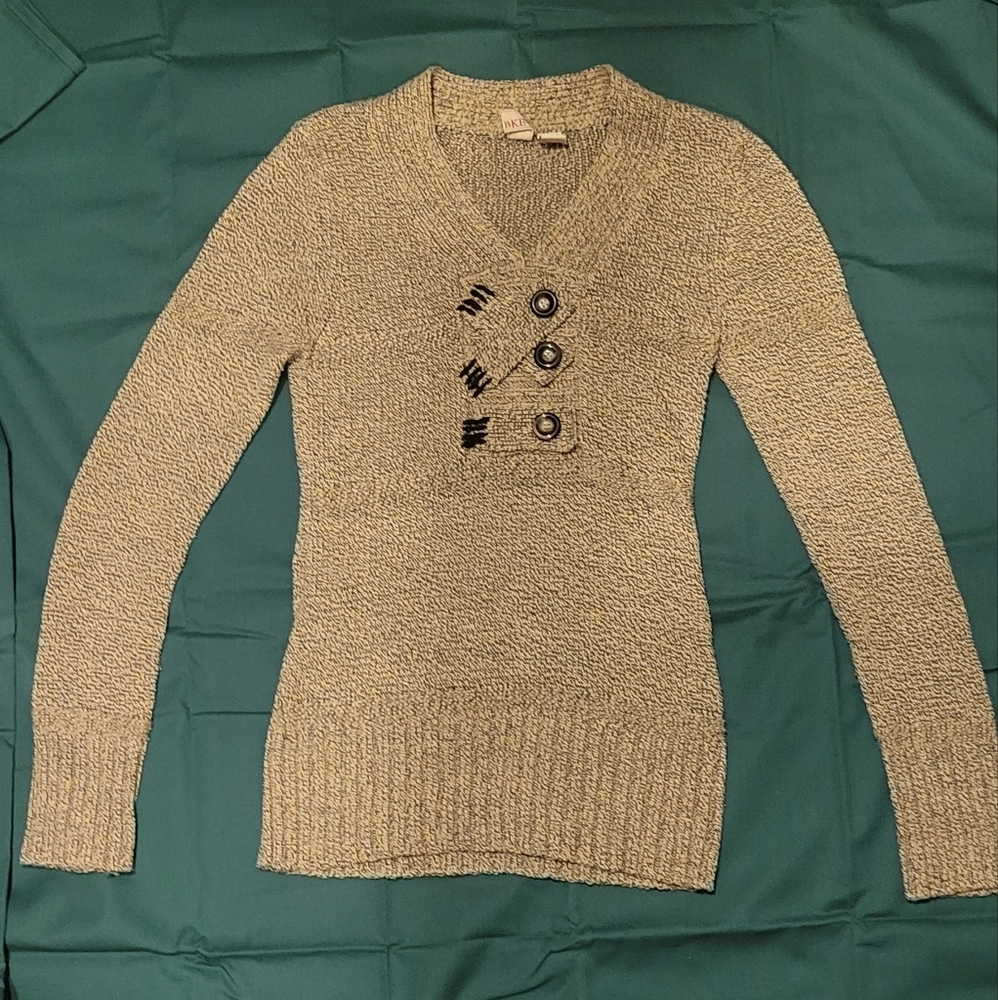 BKE Buckle Ribbed V Neck Sweater